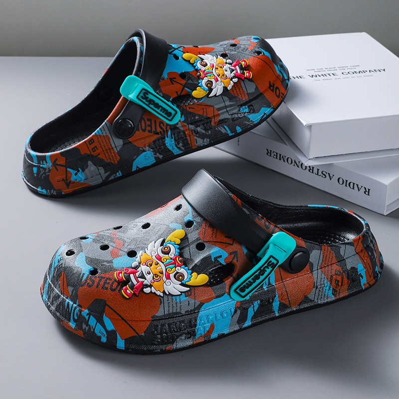 2025 Summer New Coconut Hole Shoes Men's Outwear Slip-on Sandals Non-slip Camouflage Beach Slippers for Women