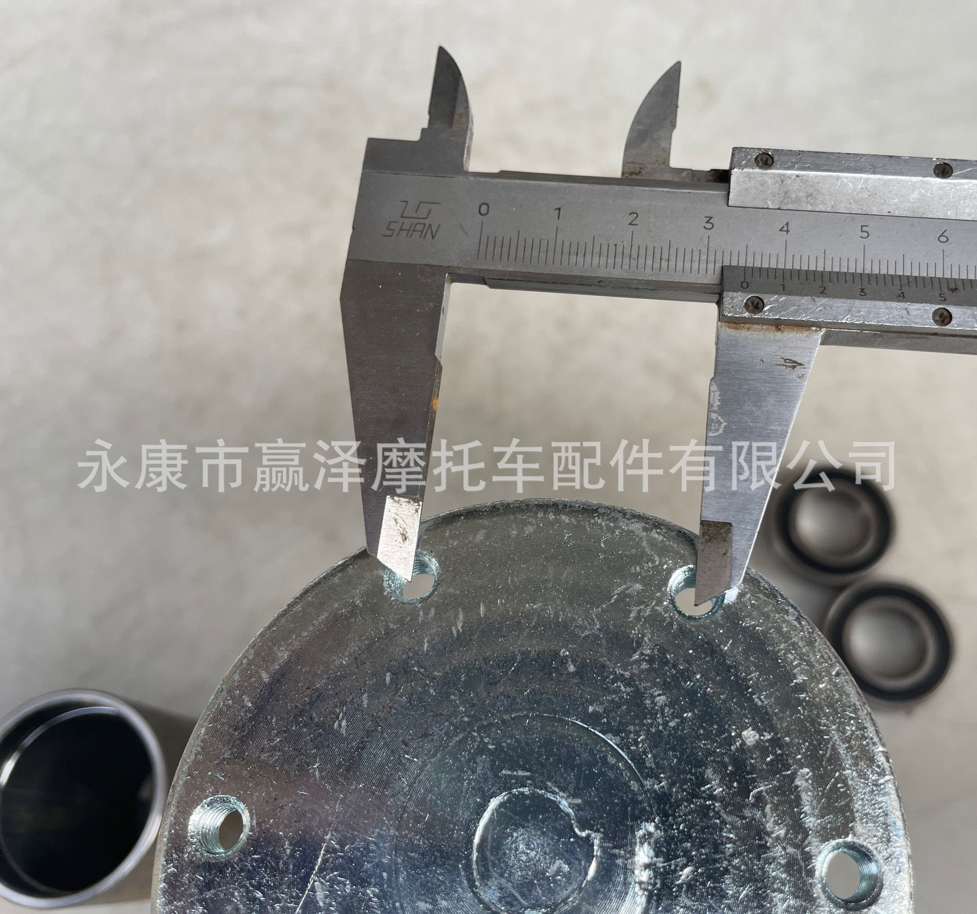 Four-wheel steel tube go-kart electric motorcycle accessory modified steering wheel mount 6-hole bearing housing