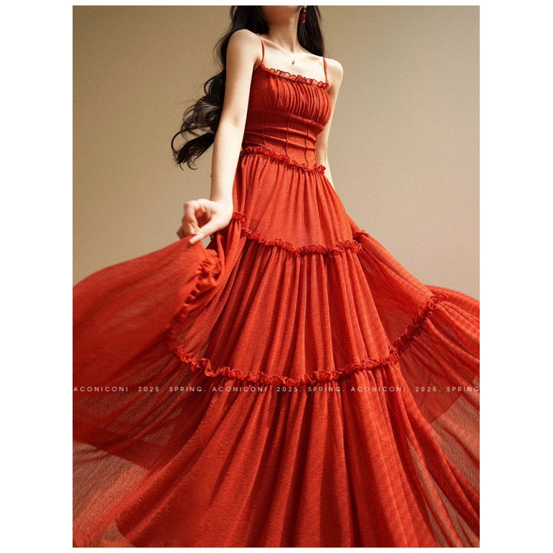 Morrie Park This Dress Is Very White. Red Lining with Skin Color Pleated Lace Heavy Suspender Long Skirt