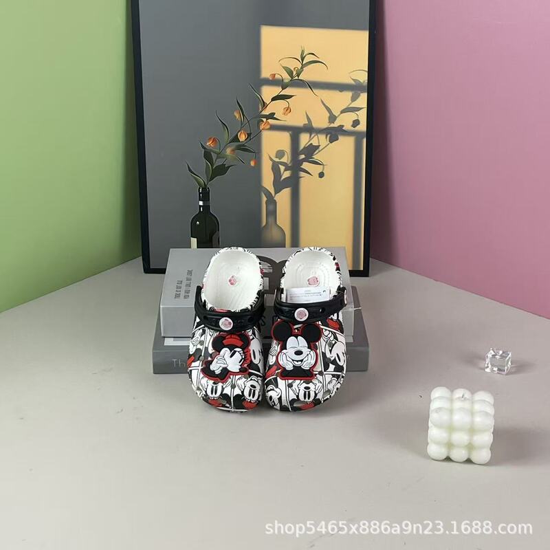 New Style Crocs Shoes for Men and Women, Mickey and Minnie Shoes, Women's Summer Sandals, Couple's Closed-Toe Beach Shoes