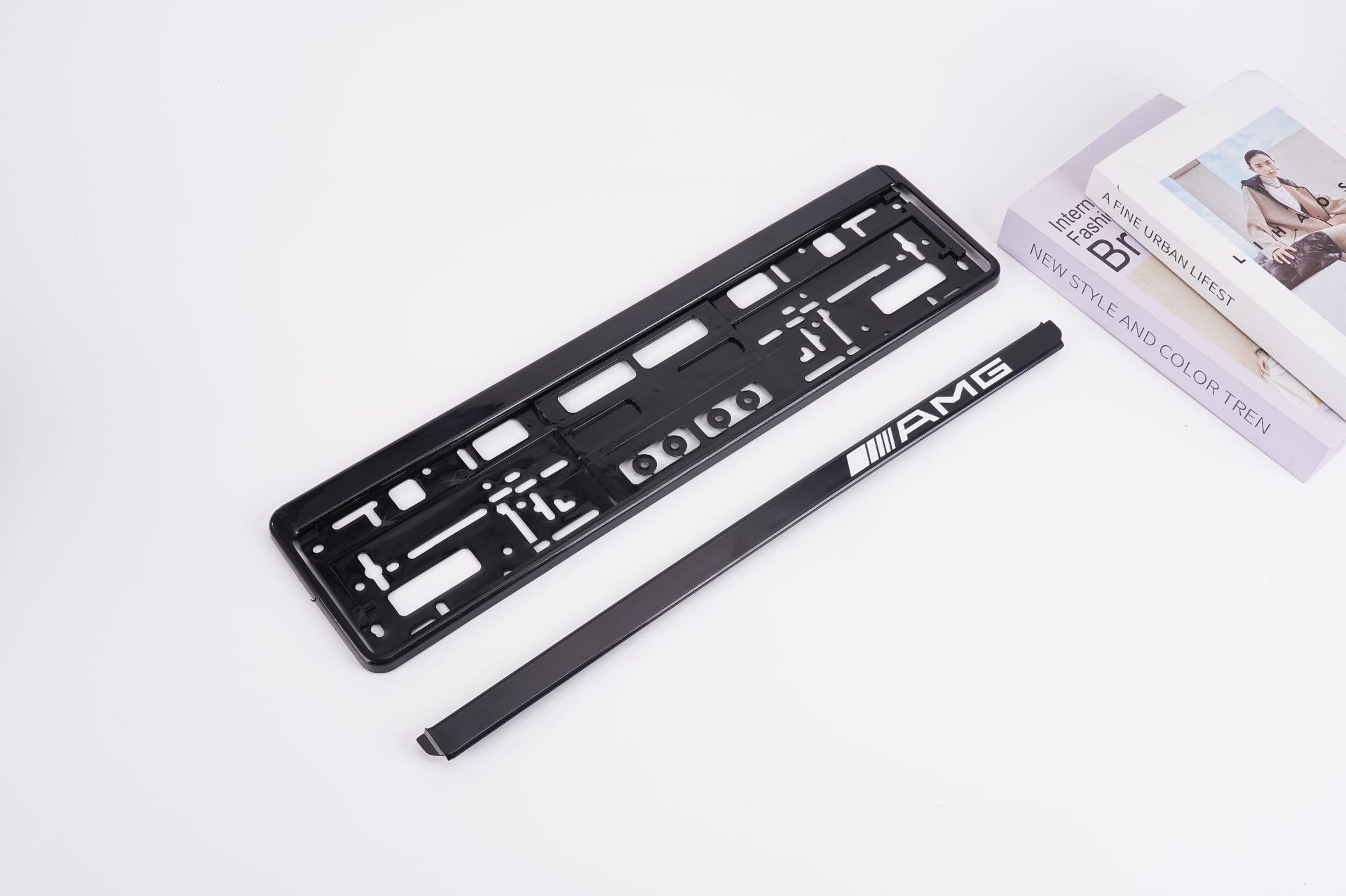 Best-selling European-style license plate frame, European standard license plate holder, ABS plastic European specification license plate frame, waterproof European license plate frame