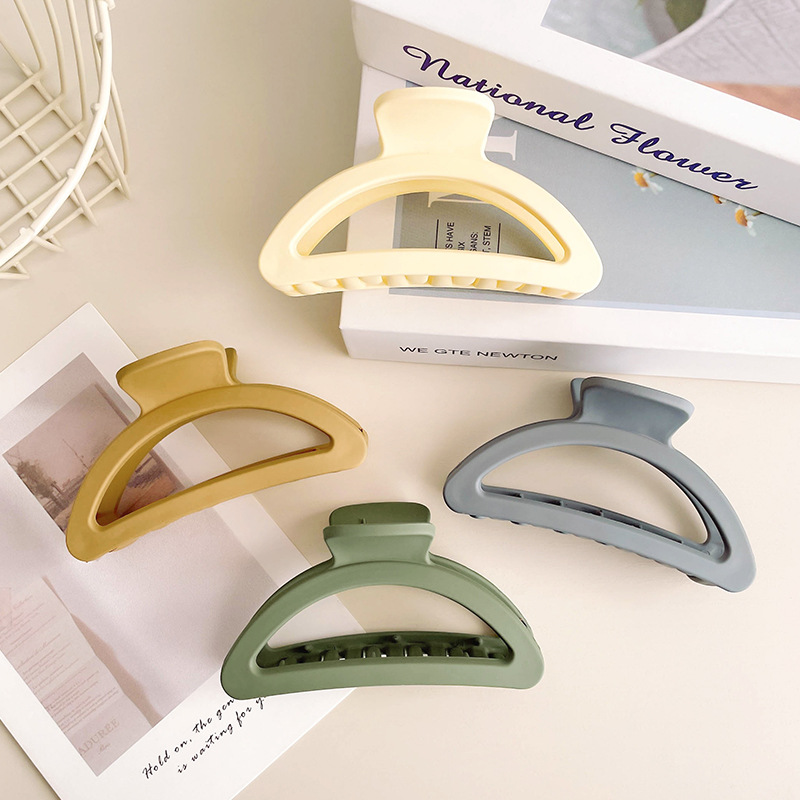 Clip de semicírculo a juego de color esmerilado hembra horquilla grande de plástico Sentido de alta calidad Cabeza trasera clip de tiburón tocado accesorios para el cabello