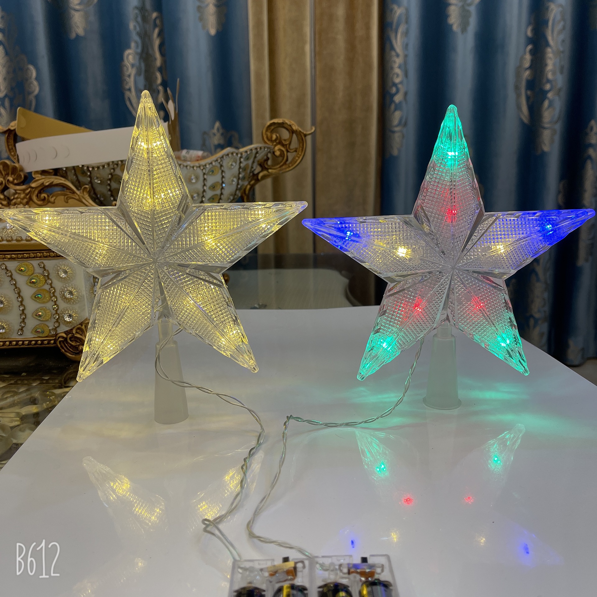 Suministro directo transfronterizo de luces LED en forma de estrella de cinco puntas, luces para la punta del árbol de Navidad, luces de ambiente para decoración de habitaciones con caja de baterías y enchufe.