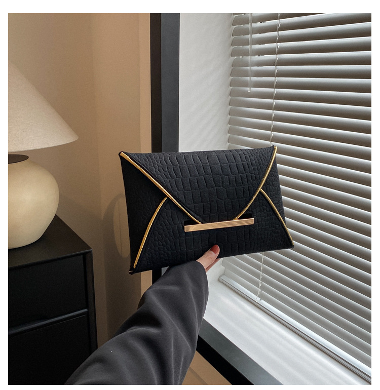 Foreign trade trend new envelope bag 2023 spring contrast color personalized clutch bag fashion simple foreign style women's bag_voghion.com