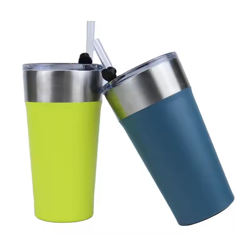 Brasil Vaso de cerveza de 20oz Taza de coche de acero inoxidable Taza de vacío de doble capa Abrebotellas de fondo portátil Taza de paja