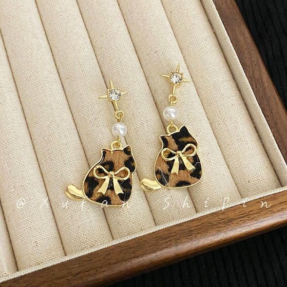 14# leopard print chubby cat earrings