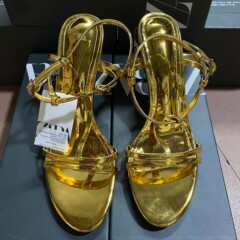 2025 春の新作サンダル女性の大きいサイズラウンドトゥストラップバックルオープントゥハイヒールゴールド