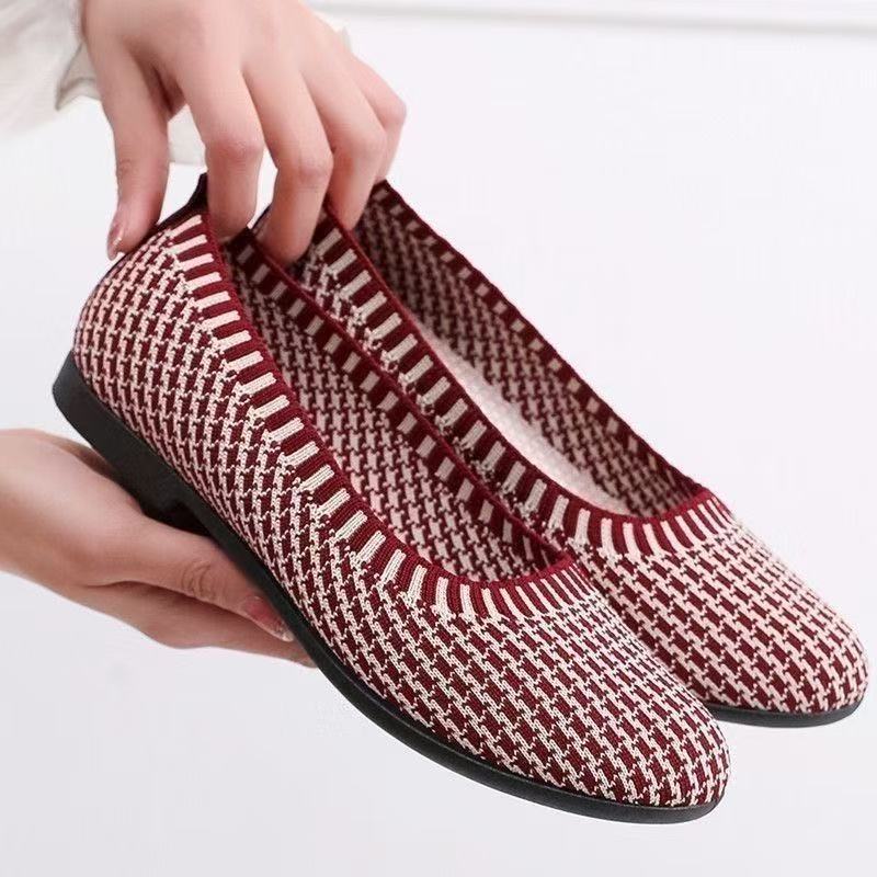 New Style Fly-Knit Women's Shoes, Old Beijing Cloth Shoes, Lightweight and Breathable Slip-On Mom Shoes, Soft-Soled Casual Shoes, Women's Shoes