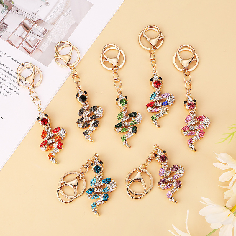 Diamond-encrusted metal trinkets Zodiac Snake Keychain trinkets bag pendant decorations car accessories