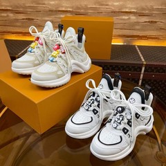 広州ハイバージョンインスタイル弓型厚底牛革レディース身長増加お父さん靴ルーズシューズケーキソールスポーツカジュアルシューズ
