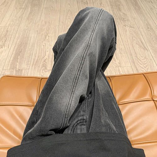 American-style hiphop pants: Winter trendy high-street black and gray denim trousers for men—loose-fit, straight-leg, and featuring a relaxed, flowing wide-leg design.