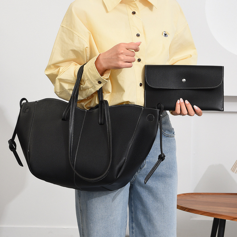Cross-border mother-daughter tote bag, Amazon women's bag, niche travel underarm shoulder bag, fashionable retro wing bag Cross-border mother-daughter tote bag, Amazon women's bag, niche travel underarm shoulder bag, fashionable retro wing bag