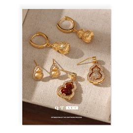 项链;耳钉;戒指