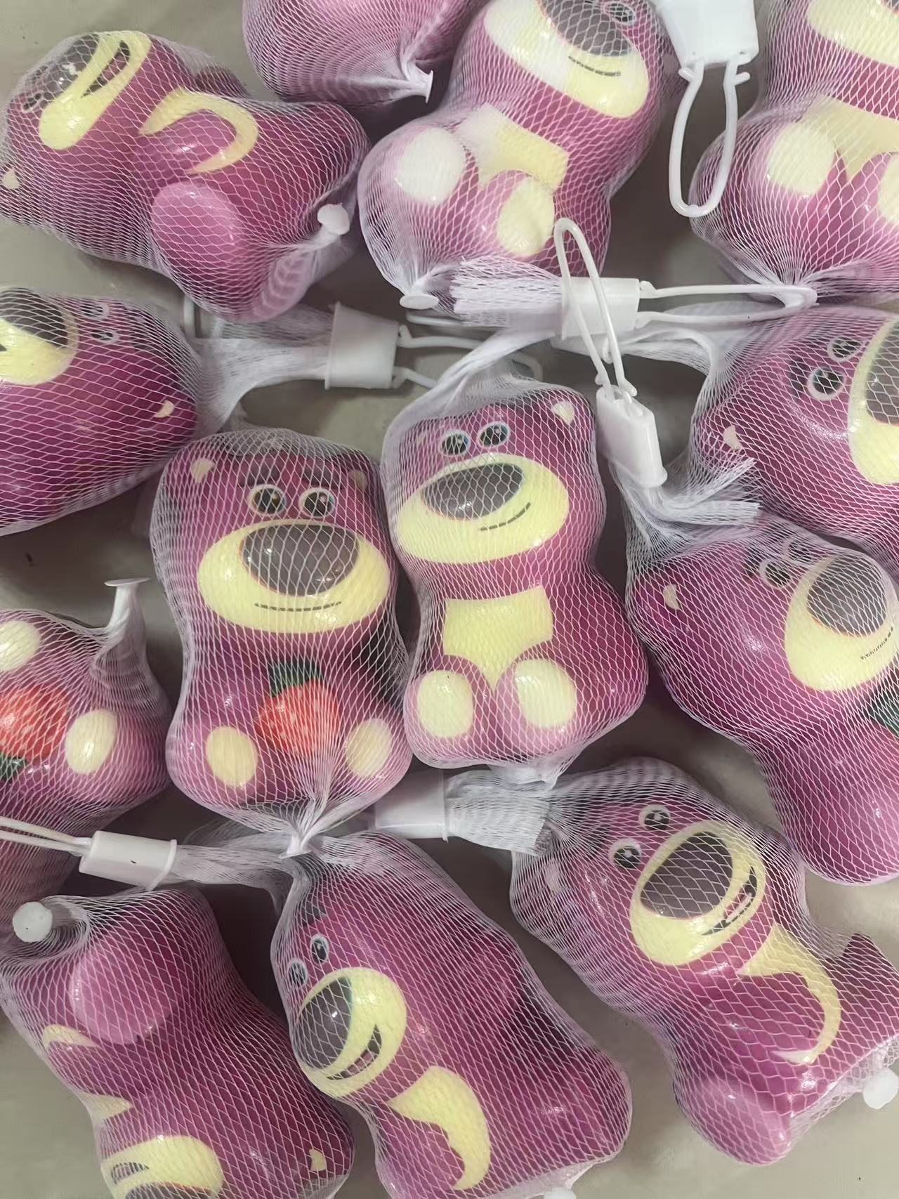 Red celebridad de descarga de huevos de fiesta de rebote lento, compresión de compresión de compresión