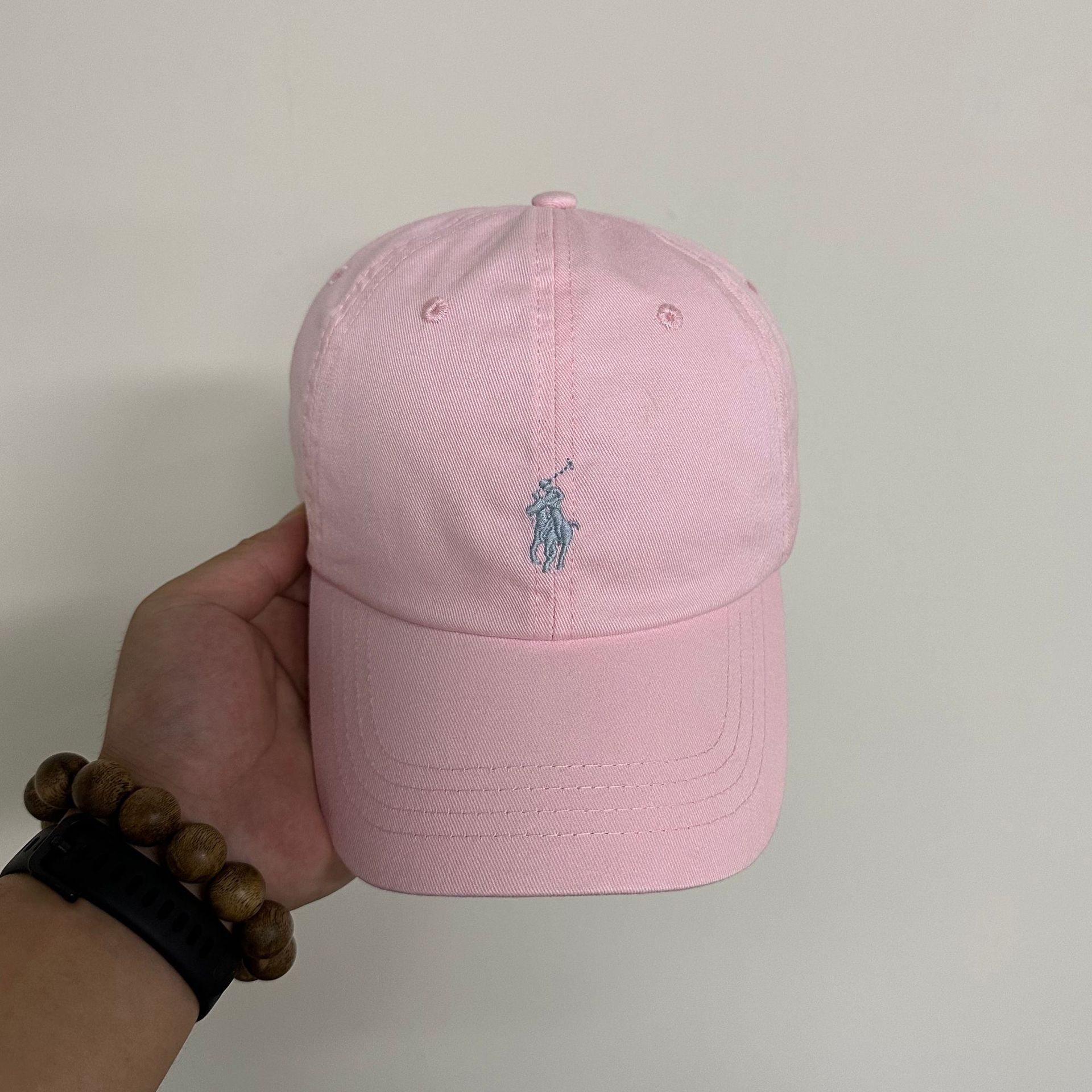 Etiqueta PO: rosa leche, azul claro. / Ajustable (53-61cm)