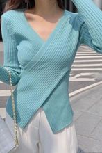 春秋T恤上衣女2025新款V领纯色交叉时尚显瘦洋气长袖针织打底衫潮