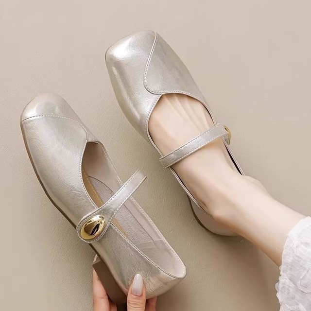 Zapatos franceses hermosos para mujeres verano 2026 nuevos con falda de cuero suave zapatos de cuero suaves zapatos de suela plana para mujeres