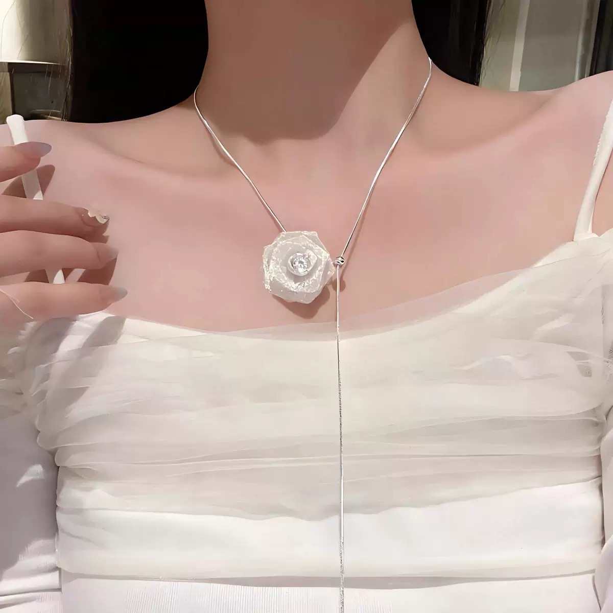 메쉬 로즈 풀아웃 목걸이