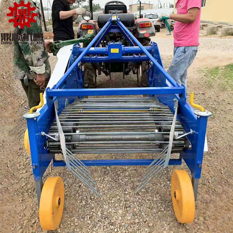 红薯土豆收获机农用四轮车带马铃薯地瓜挖掘机蜜薯根茎药材收挖机