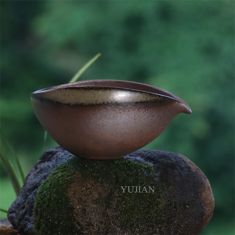 Vintage handmade stoneware hand-held fair cup ceramic tea dispenser large capacity Japanese-style tea pouring public cup wholesale