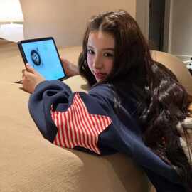 美式复古五角星贴布刺绣加绒卫衣女秋冬无帽宽松撞色圆领套头上衣