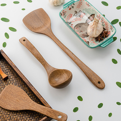 Chicken wing wood varnish spatula, non-stick pot, wooden long handle, not easily deformed, spatula spoon, colander, wooden spoon, soup spoon five-piece set