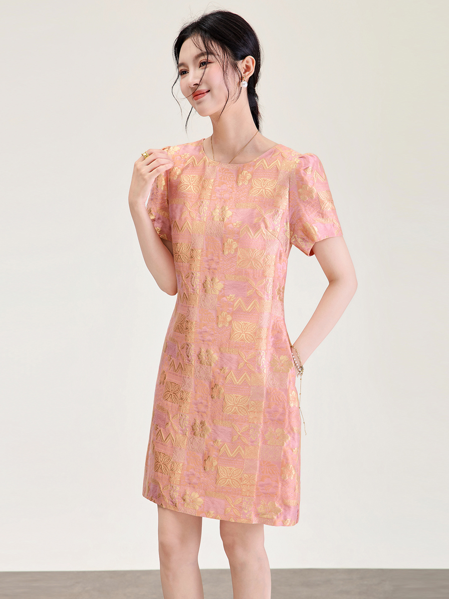 Đầm chữ A nữ jacquard họa tiết hoa nhí phong cách tiểu thư — màu hồng