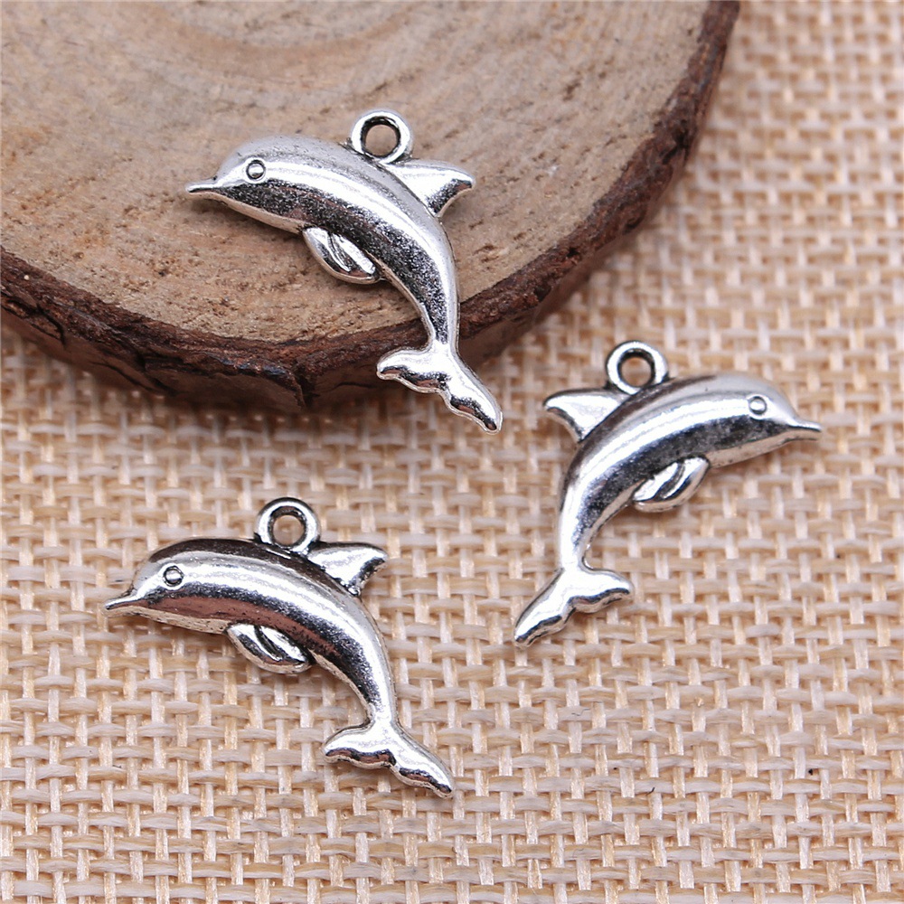 1 Piece Cute Retro Dolphin Alloy Plating Pendant Jewelry Accessories display picture 1