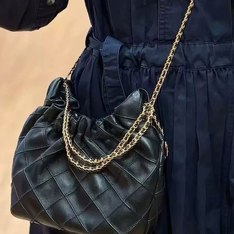 2024 New Tb Garbage Bag Fleming Tote Bag Quilted Chain Goatskin Shopping Bag New Hobo Bag 2024 New Tb Garbage Bag Fleming Tote Bag Quilted Chain Goatskin Shopping Bag New Hobo Bag