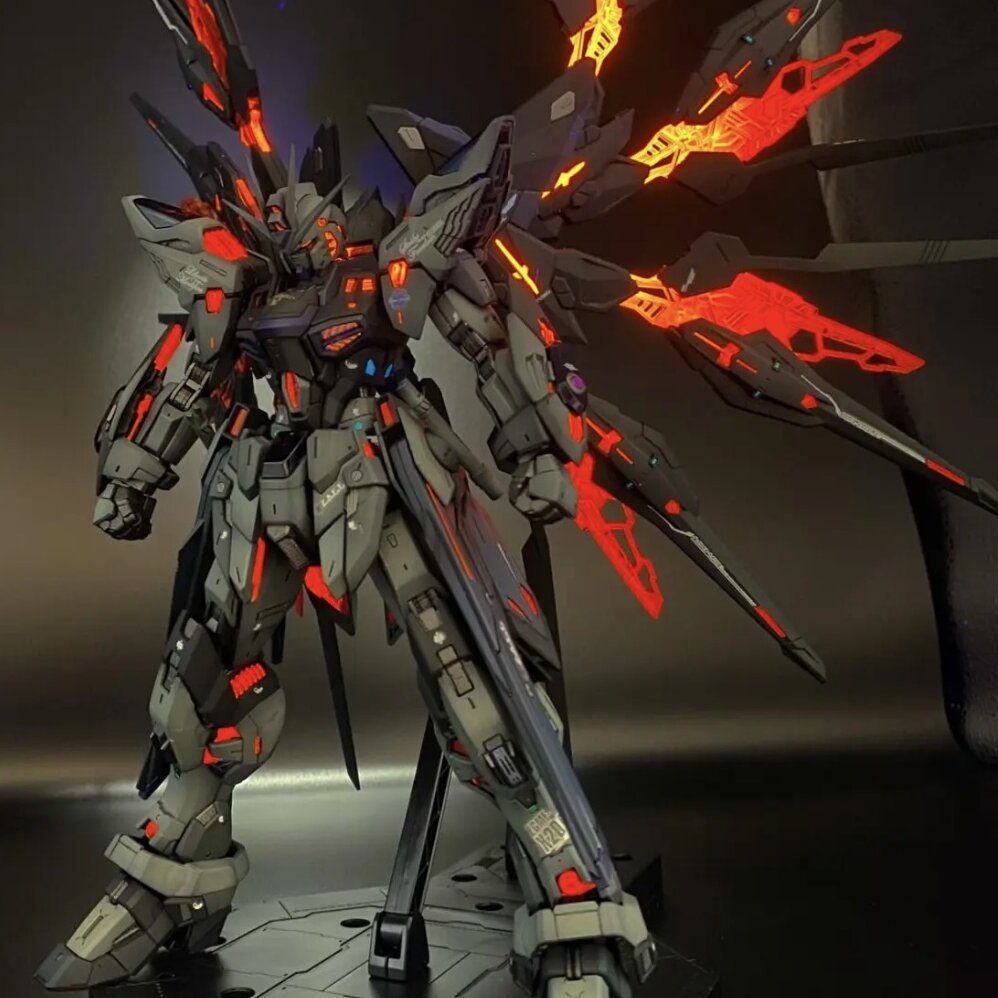 Gundam Model New Destiny Strong Attack Freedom Unicorn Red Heresy Assembled Model Toy Model Mecha Boy