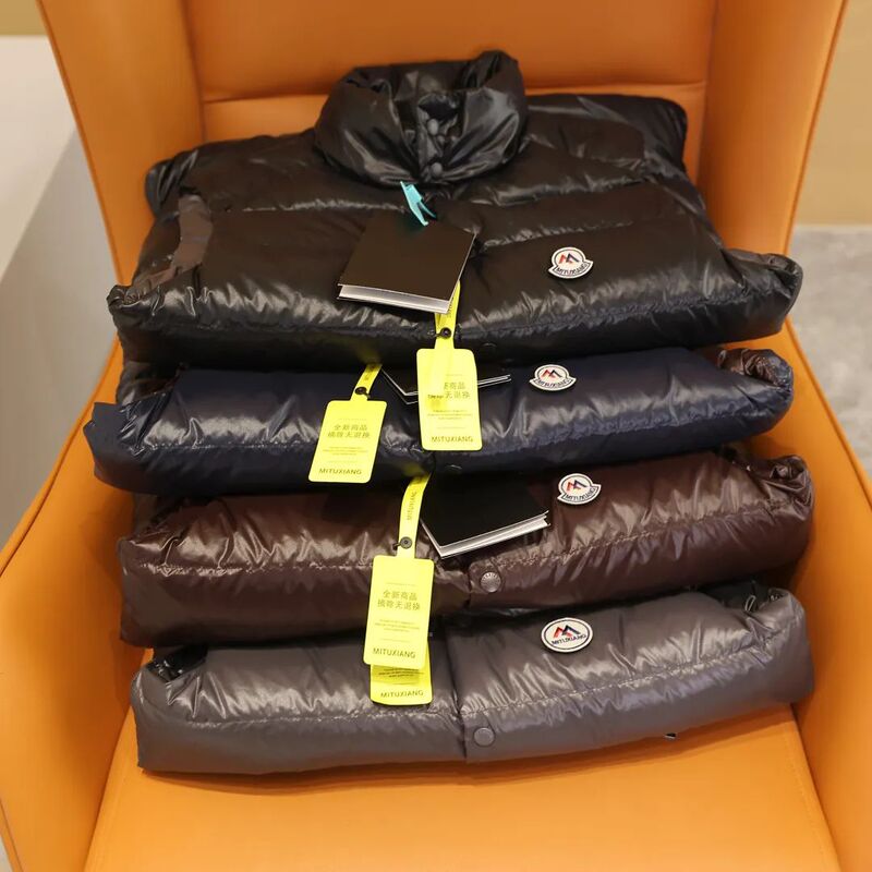 Winter Down Jacket Men's Thickened Warm Bright Windproof Waterproof Loose Fashionable All-match Men's Down Jacket