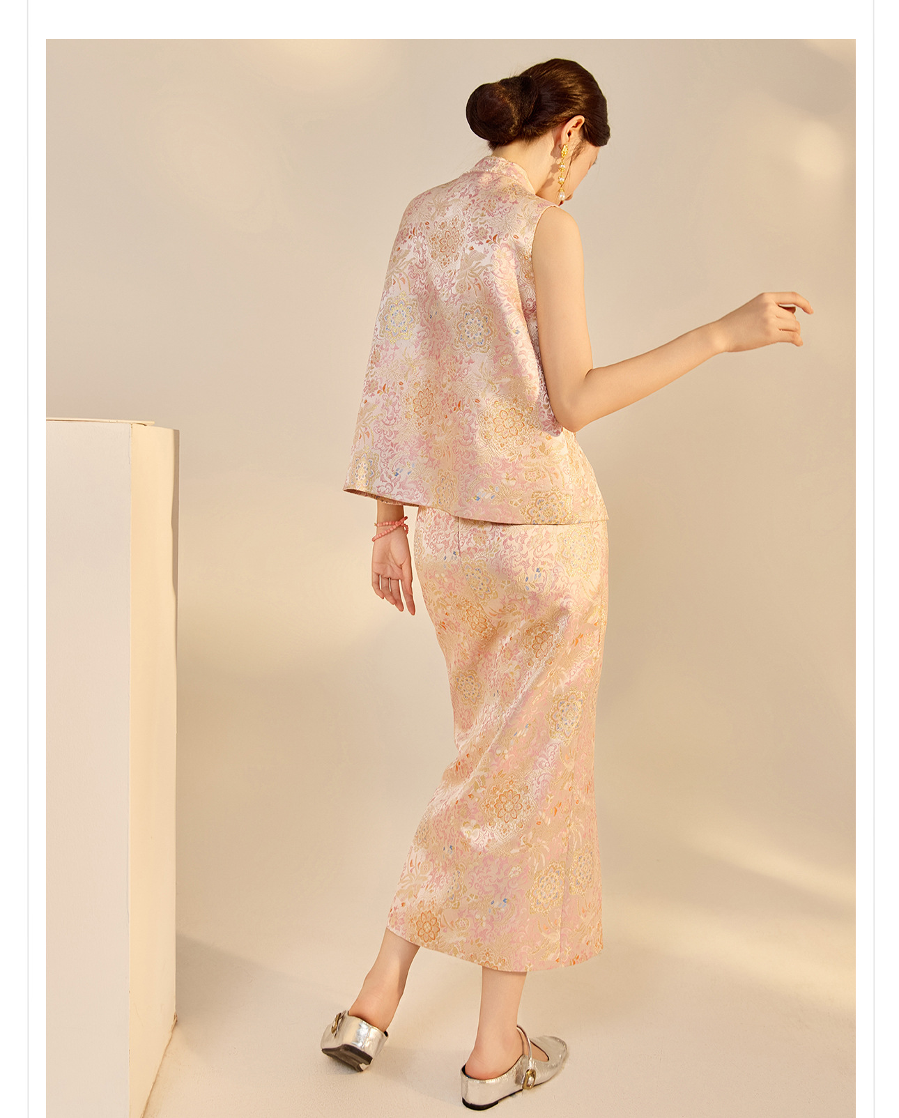 Bộ áo gile và chân váy chẻ cao phong cách Trung Hoa đính cườm thêu sequin mùa thu — nửa váy, Trang chủ chi tiết 14