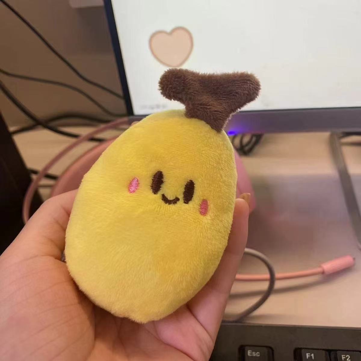 Pequeño libro rojo con juguetes de plátano de peluche lindos muñecas creativas bolsas de muñecas colgantes llaveros amigos regalos