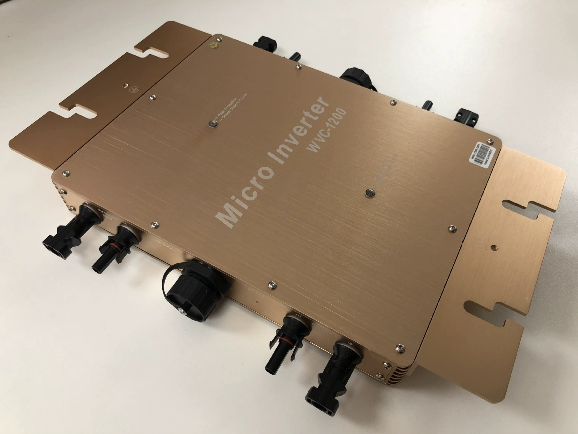 IP65 Водонепроницаемый WVC-1200W четырехканальный двойной групповой MPPT отслеживающий Солнечный фотоэлектрический инвертор, подключенный к сети