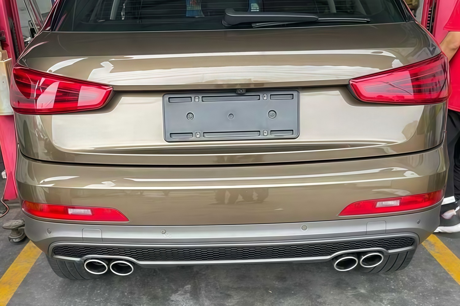 Suitable for Audi Q3 models from 2012-2015, this is an RS Q3-style front bumper, front grille, and front fascia kit