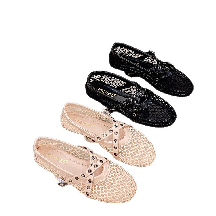 2026 primavera y verano nueva red redonda transpirable fondo plano antideslizante versátil ligero una hebilla de moda zapatos individuales