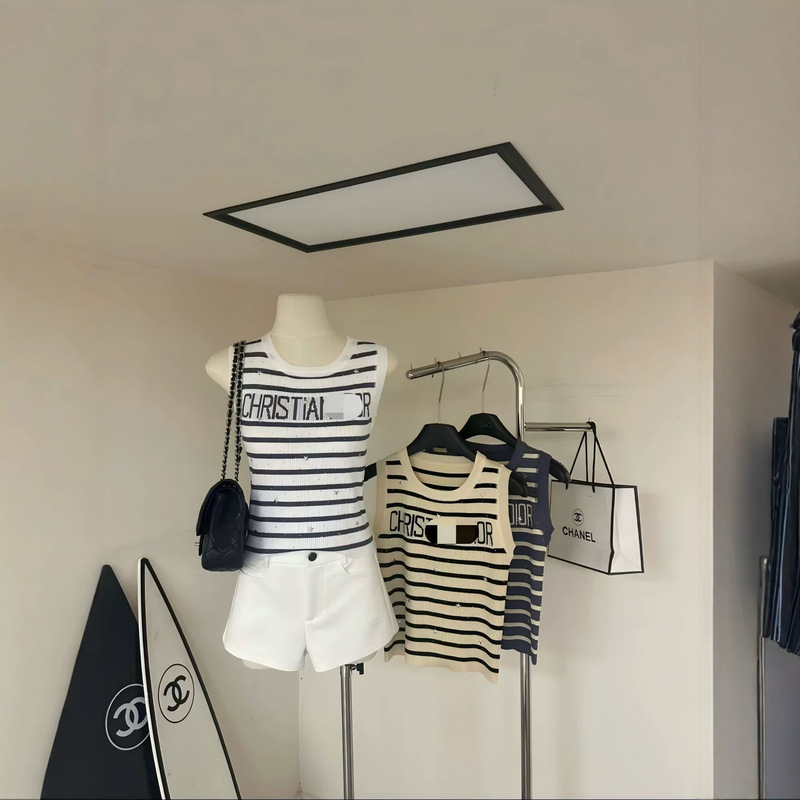 D Brand Star Diamond 26Th Summer New Style Front and Back Letter Stripe Strapless Letter Buckle Sleeveless Slimming Versatile Women's Top D Brand Star Diamond 26Th Summer New Style Front and Back Letter Stripe Strapless Letter Buckle Sleeveless Slimming Versatile Women's Top