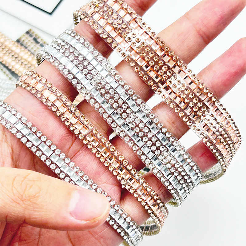 Nuevas tiras de diamantes de imitación de cristal con adhesivo, tiras de diamantes de imitación autoadhesivas, decoración de diamantes de imitación, tiras de diamantes de imitación termoadhesivas, pegatinas de diamantes de imitación para ropa y bolsos DIY.