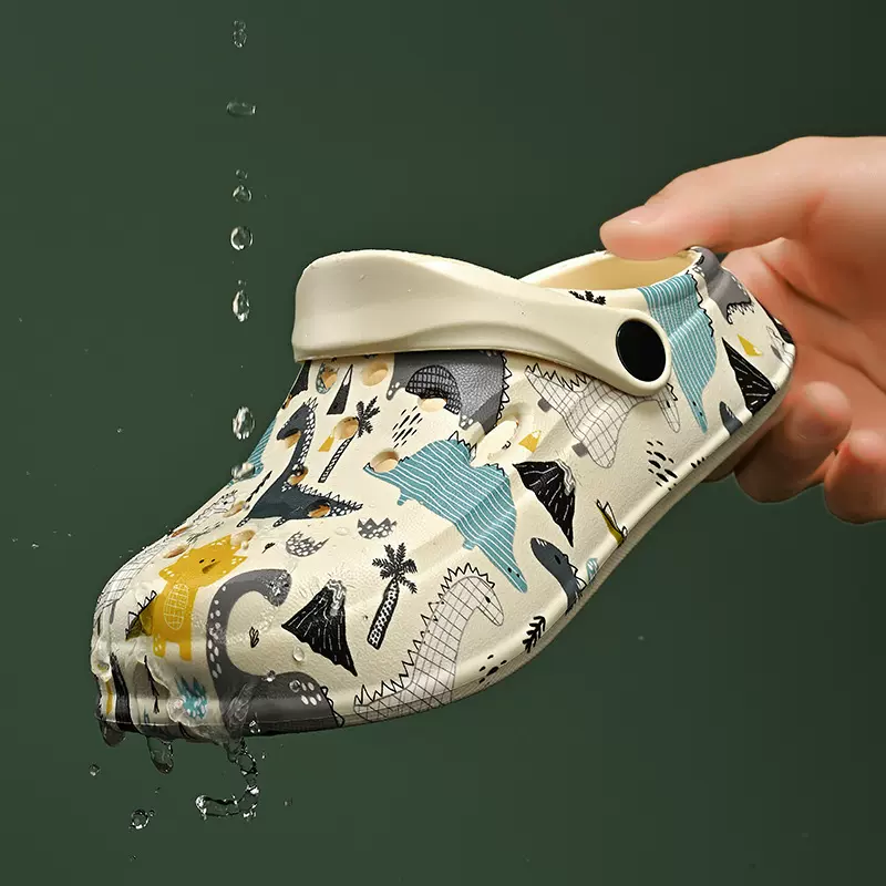 儿童洞洞鞋夏季印花2025新款踩屎感凉拖中大童可外穿软底男童拖鞋