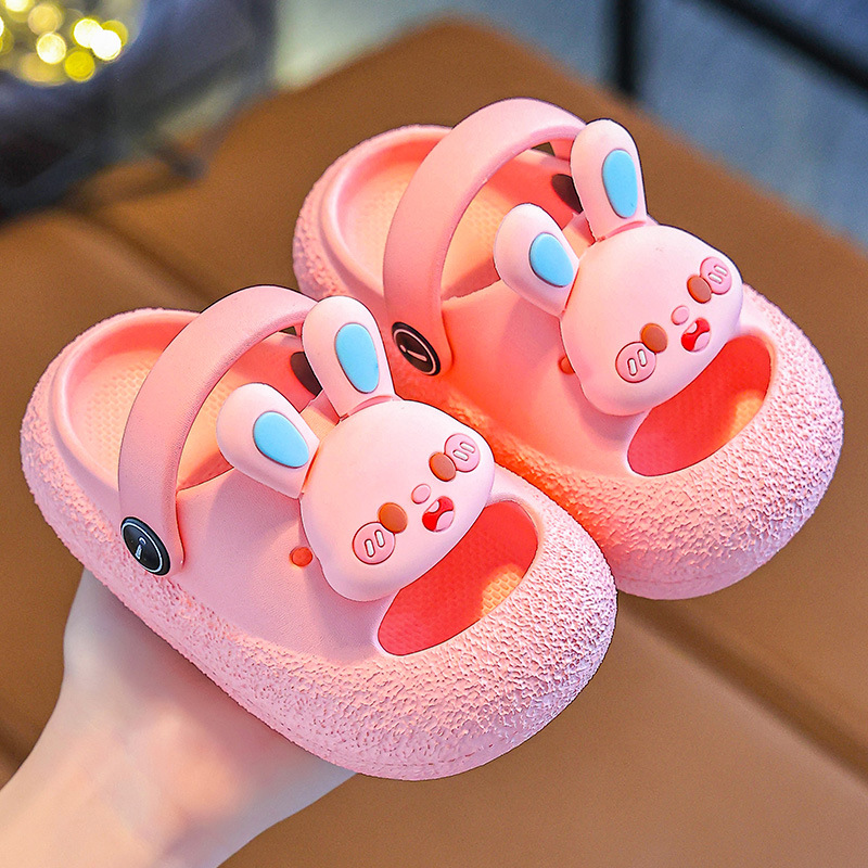 Sandálias infantiles para mujeres de verano dibujos animados princesa encantadora suela suave antideslizante baño en el hogar para niños pequeños y medianos zapatillas frías para hombres