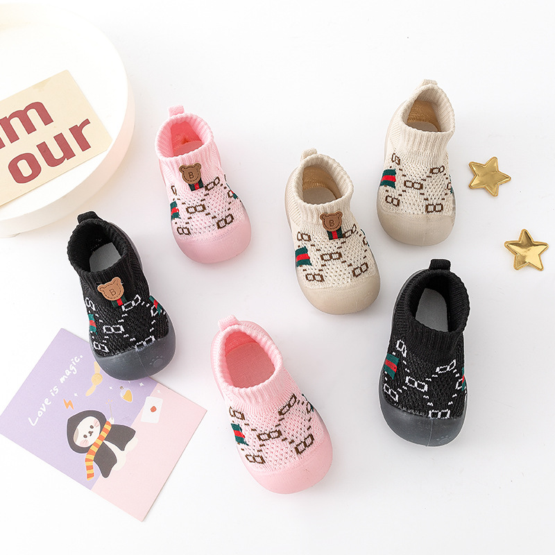 2024 primavera y otoño zapatos para bebés con suela suave antideslizante malla transpirable delgada zapatos de piso caseros zapatos de niños