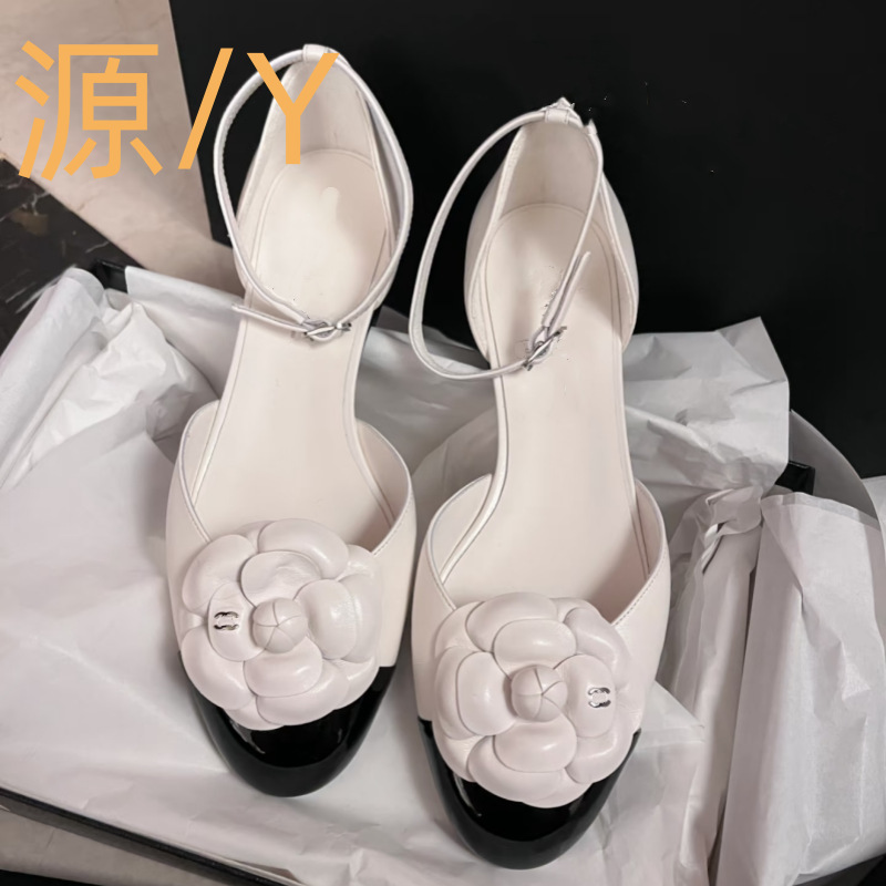 26 new models of Chanel-style camellia sheepskin toe-cap color-blocked patent leather Mary Jane ankle strap hollow flat sandals for women 26 new models of Chanel-style camellia sheepskin toe-cap color-blocked patent leather Mary Jane ankle strap hollow flat sandals for women
