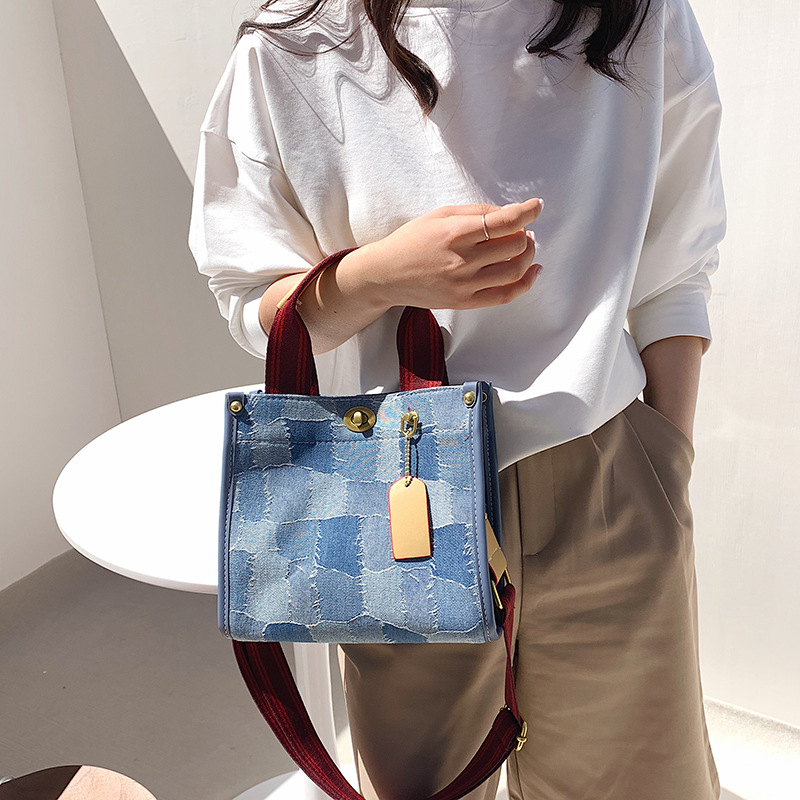 Denim bolsa portátil de gran capacidad femenina 2022 transfronteriza nueva bolsa de mensajero de hombro bolsa de mano retro en stock