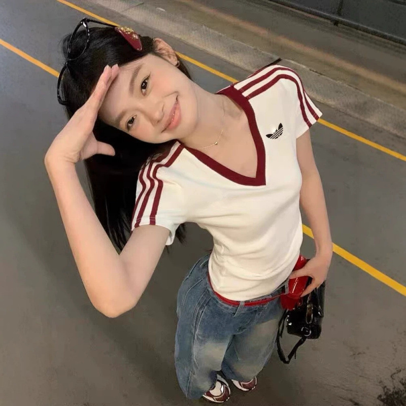 Cross-Border Clover Embroidery Logo V-Neck Short-Sleeve T-Shirt for Women, Summer Slim-Fit Style with Three Stripes, Regular Shoulder Top