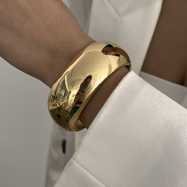 55g Weight Bangle Classification Alloy Chain Material 1 Piece Quantity Holiday, Travel Occasion Alloy Material Geometric Pattern Women's Gender Plating Design Elegant, Lady, Simple Style Style Elegant Lady Simple Style Geometric Alloy Bangles Wholesale 17