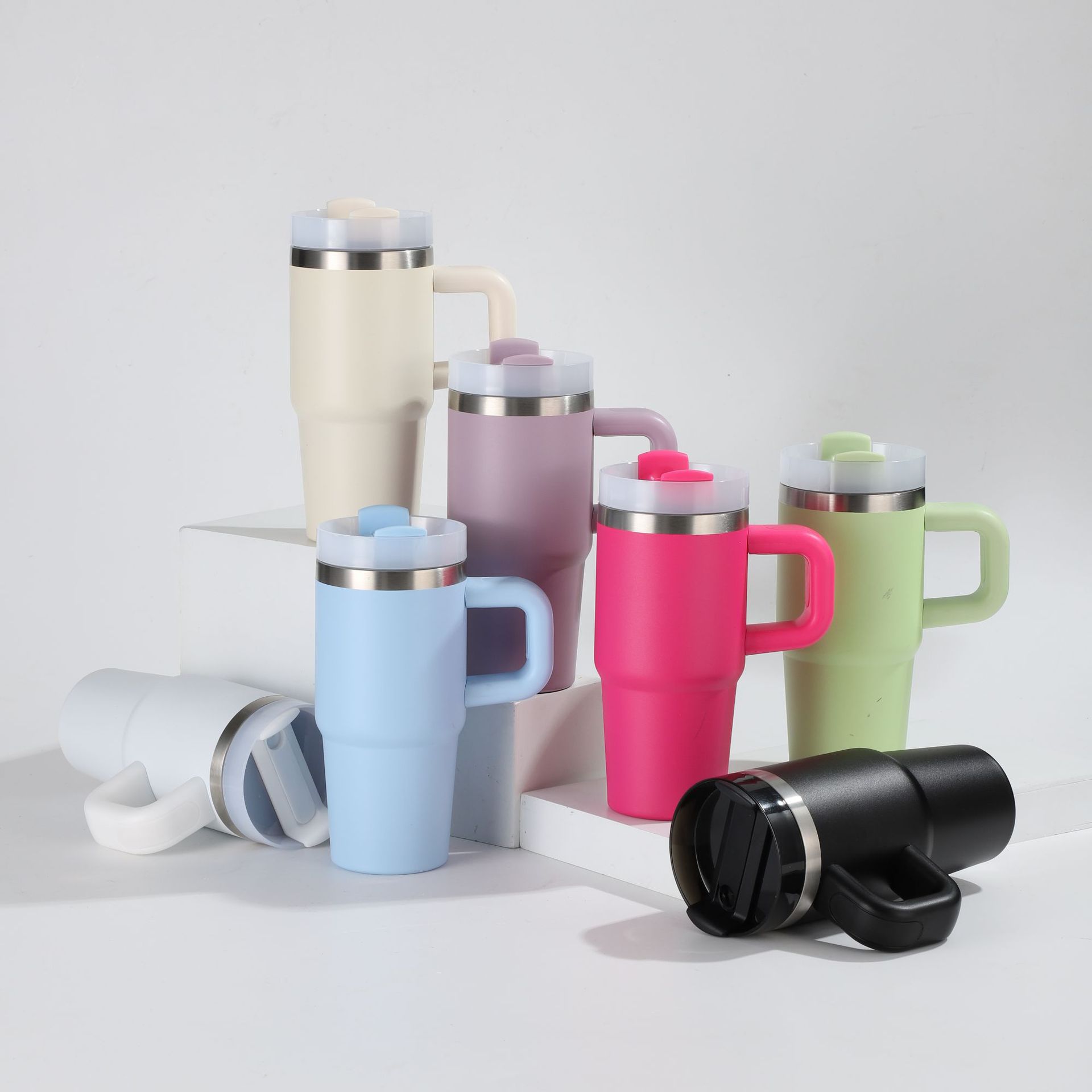 Isolierter Edelstahl Becher Fürs Auto Mit Henkel Und Strohhalm_voghion.com