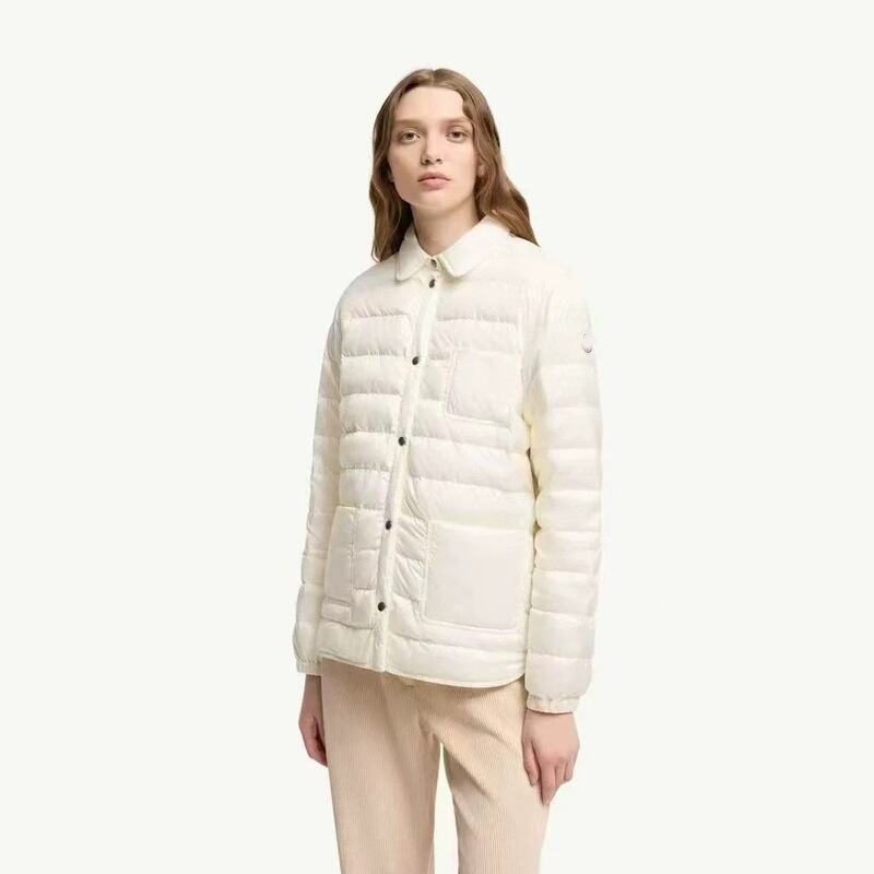 Autumn and winter high-end 26 new models of Moncler-style turn-down collar women's down jackets are lightweight, casual, versatile, warm, and trendy Autumn and winter high-end 26 new models of Moncler-style turn-down collar women's down jackets are lightweight, casual, versatile, warm, and trendy