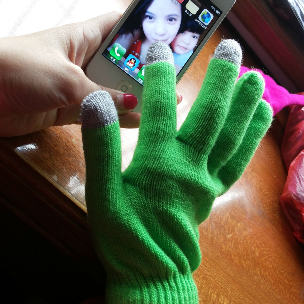 Guantes de punto fabricantes pueden personalizar la pantalla táctil engrosada Guantes Térmicos guantes de pantalla táctil con pelusa en el interior