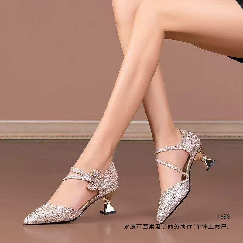 Pearl and rhinestone pointed-toe new style closed-toe sandals, fashionable cheongsam hollow single shoes, high-heeled women's shoes, wedding shoes for mothers Pearl and rhinestone pointed-toe new style closed-toe sandals, fashionable cheongsam hollow single shoes, high-heeled women's shoes, wedding shoes for mothers