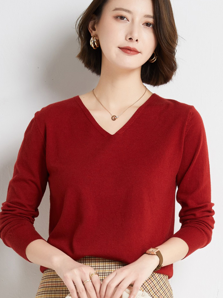 Otoño e Invierno nuevo estilo occidental con cuello en V color sólido manga larga suéter de fondo interior simple desgaste exterior suéter de cuello de pollo para mujeres
